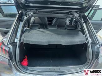 Peugeot 208  picture 11