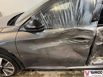 Peugeot 208  picture 2