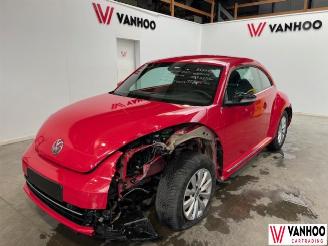 Coche accidentado Volkswagen Beetle  2015/3