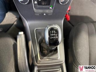 Volvo V-40  picture 13