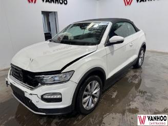 krockskadad bil auto Volkswagen T-Roc  2022/10