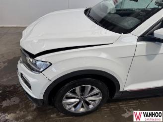 Volkswagen T-Roc  picture 2