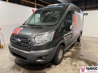 krockskadad bil auto Ford Transit  2015/8