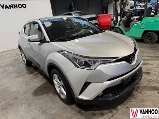 Toyota C-HR  picture 3
