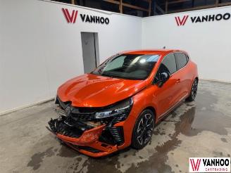 krockskadad bil auto Renault Clio  2025/10