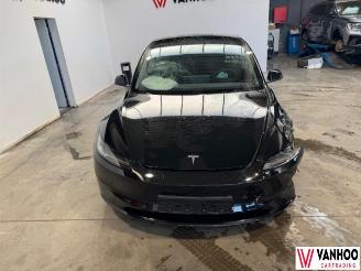 Tesla Model 3  picture 3