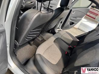 Renault Captur  picture 11