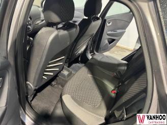 Renault Captur  picture 11