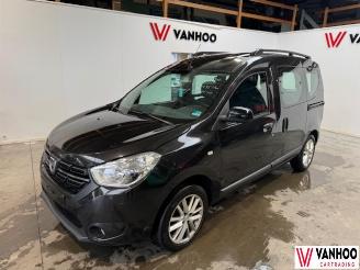 krockskadad bil auto Dacia Dokker  2020/5