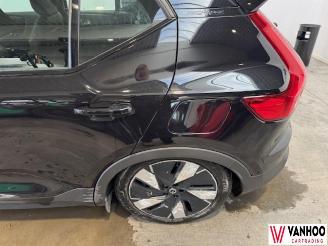 Volvo EX40  picture 4