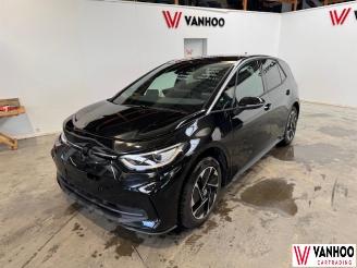 damaged passenger cars Volkswagen ID.3  2025/8