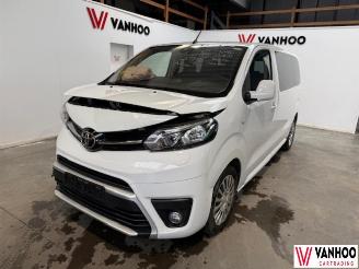 damaged passenger cars Toyota ProAce  2022/6