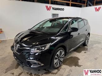 damaged passenger cars Renault Scenic  2023/2