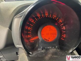 Peugeot 108  picture 18