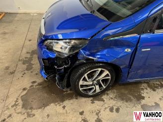 Peugeot 108  picture 2