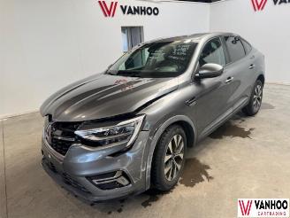 Coche accidentado Renault Arkana  2023/5