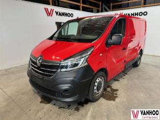 uszkodzony samochody osobowe Renault Trafic  2021/2