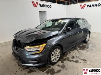 krockskadad bil auto Renault Mégane  2024/4