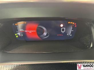 Peugeot 208  picture 18