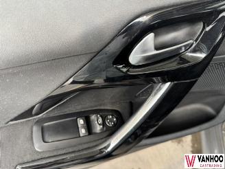 Peugeot 208  picture 22