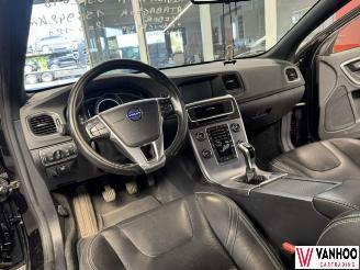 Volvo S-60  picture 19