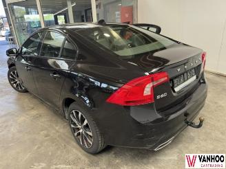 Volvo S-60  picture 12