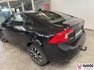 Volvo S-60  picture 10