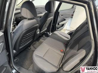 Ssang yong Tivoli  picture 12