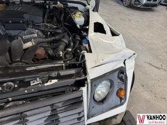 Land Rover Defender  picture 5