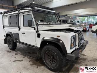 Land Rover Defender  picture 8