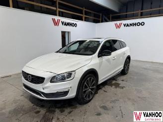 Vaurioauto  passenger cars Volvo V-60  2018/1