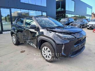 krockskadad bil auto Toyota Yaris CROSS 2025/2