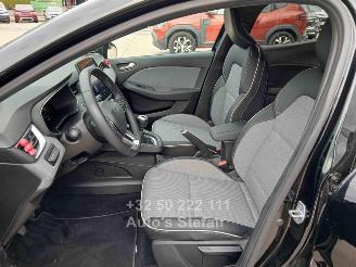 Renault Clio V picture 14