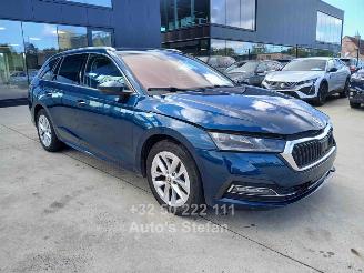 krockskadad bil auto Skoda Octavia STYLE 2022/12