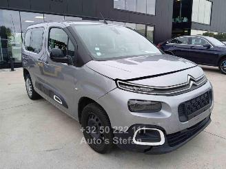 damaged passenger cars Citroën Berlingo FEEL 2023/4
