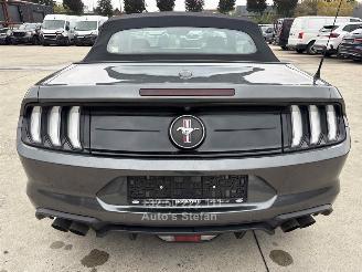 Ford Mustang CONVERTIBLE picture 5