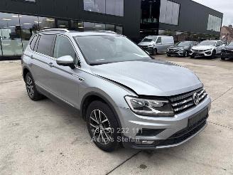 Schadeauto Volkswagen Tiguan COMFORTLINE 2020/10