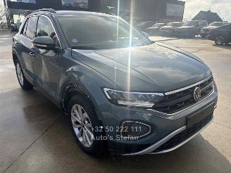 Volkswagen T-Roc LIFE picture 3
