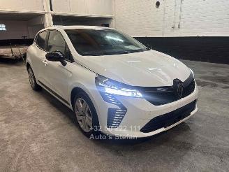 damaged passenger cars Renault Clio V EVOLUTION 2025/5