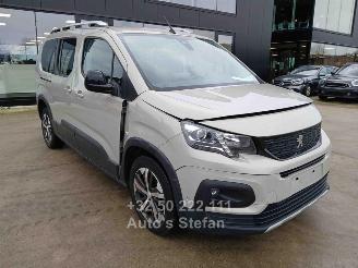 uszkodzony samochody osobowe Peugeot Rifter GT LINE 2021/2