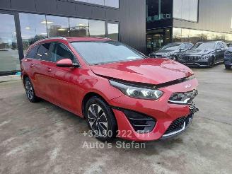 damaged passenger cars Kia Cee d  2024/1