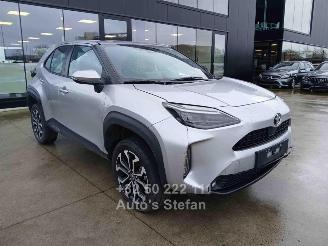 damaged passenger cars Toyota Yaris CROSS 2022/3