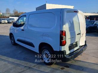 Vaurioauto  passenger cars Peugeot Partner  2024/6