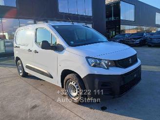 krockskadad bil auto Peugeot Partner  2024/6