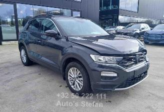uszkodzony samochody osobowe Volkswagen T-Roc STYLE 2021/2