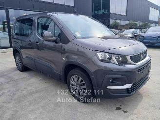 Vaurioauto  passenger cars Peugeot Rifter  2021/4