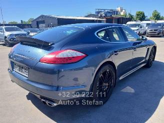 Porsche Panamera 4S picture 6