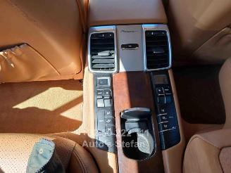 Porsche Panamera 4S picture 9