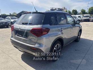 Suzuki Vitara GLX picture 7