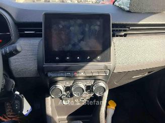Renault Clio E-TECH HYBRIDE picture 17